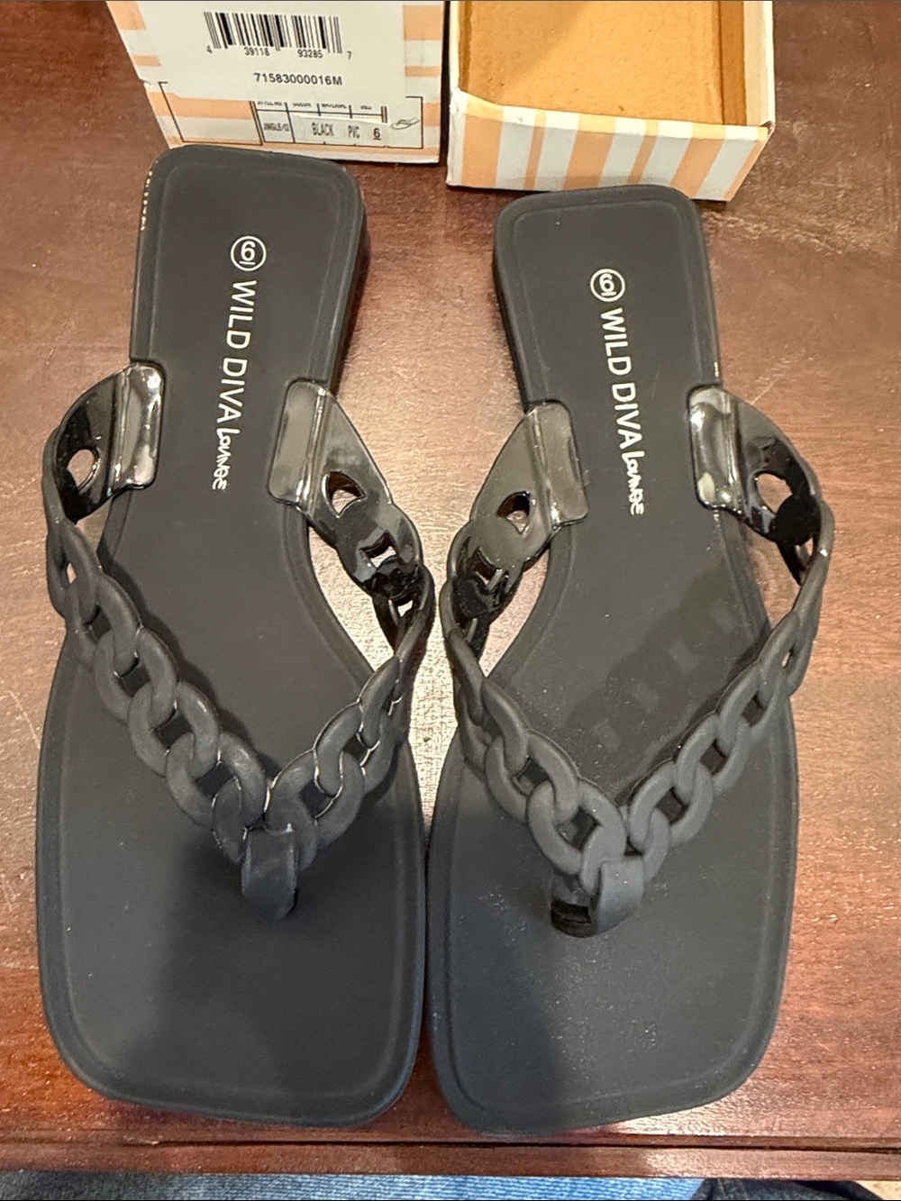 DIVA Lounge Black Chain-Detail Women's Thong Sandals